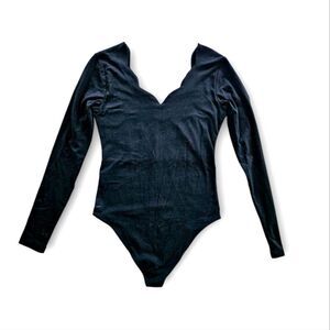 Vintage Yes or No Early '90s Black V-Neck Scalloped Edge Long Sleeve Bodysuit M